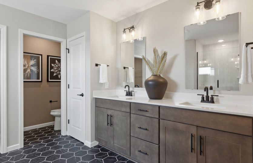 Dual Vanities in Owner's Bath
