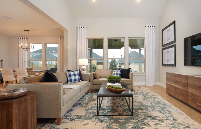 Comfortable Gathering Room