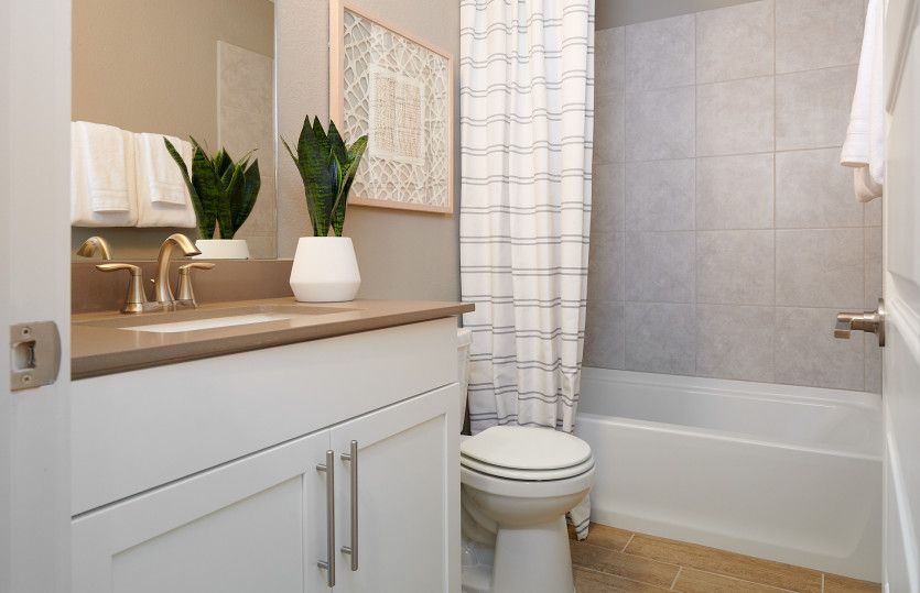 Full Secondary Bathroom