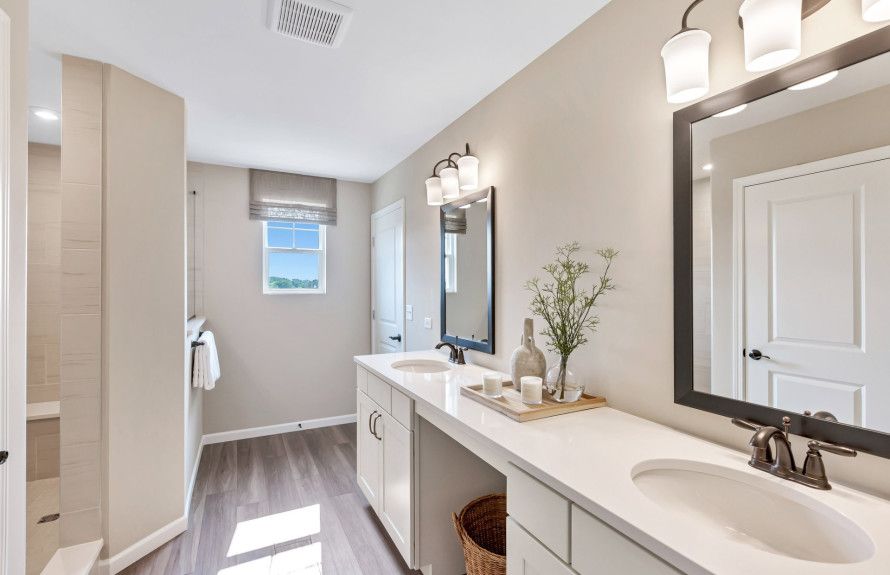 Spa-Like Owner's Bathrooms