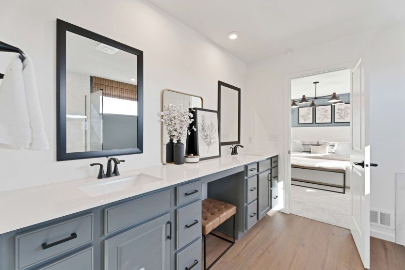 Dual Vanities in Owner's Bath