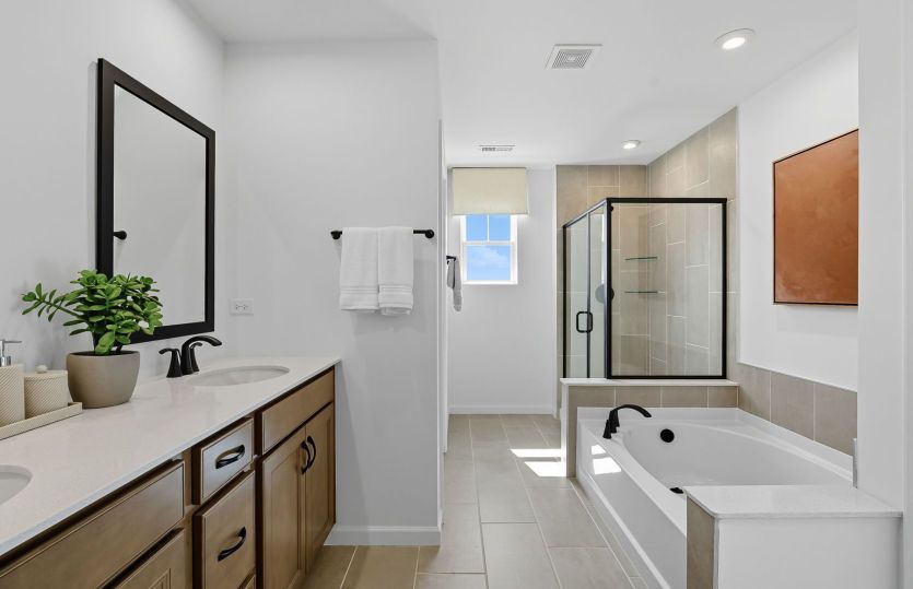 Spacious Owner's En-Suite