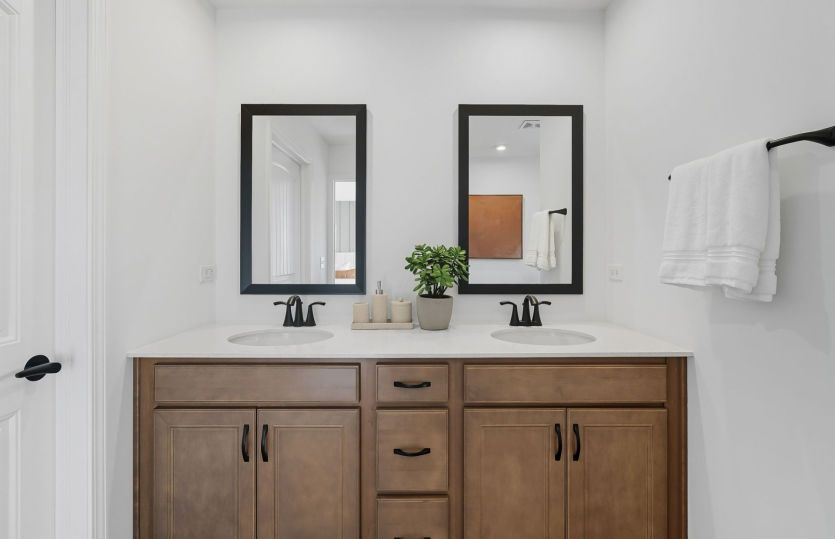 Dual Vanities in Owner's Bath