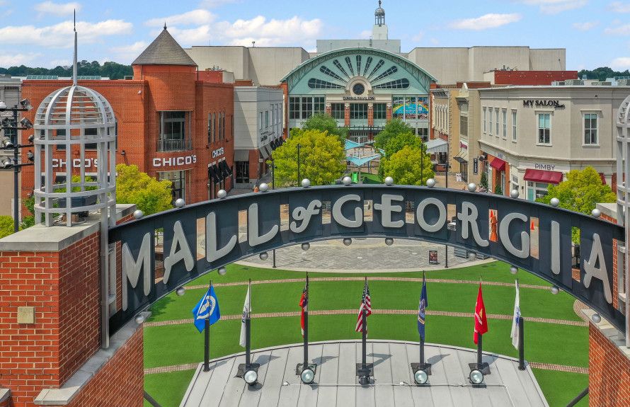 15 miles from Mall of Georgia