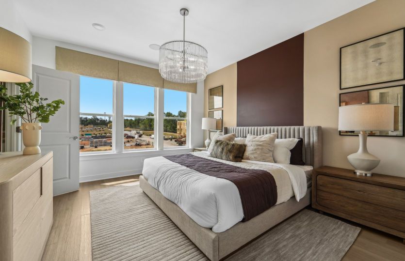 Luxury Owner's Bedroom with 2 Walk-in Closets