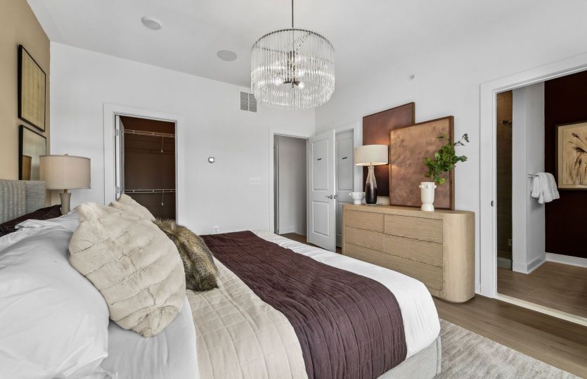 Luxury Owner's Bedroom with 2 Walk-in Closets