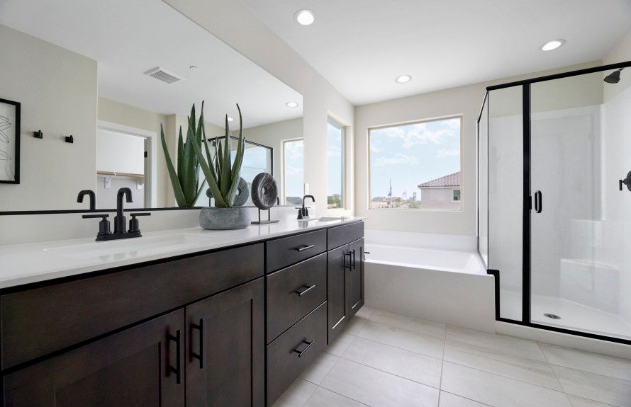 Preston Owner's Bathroom