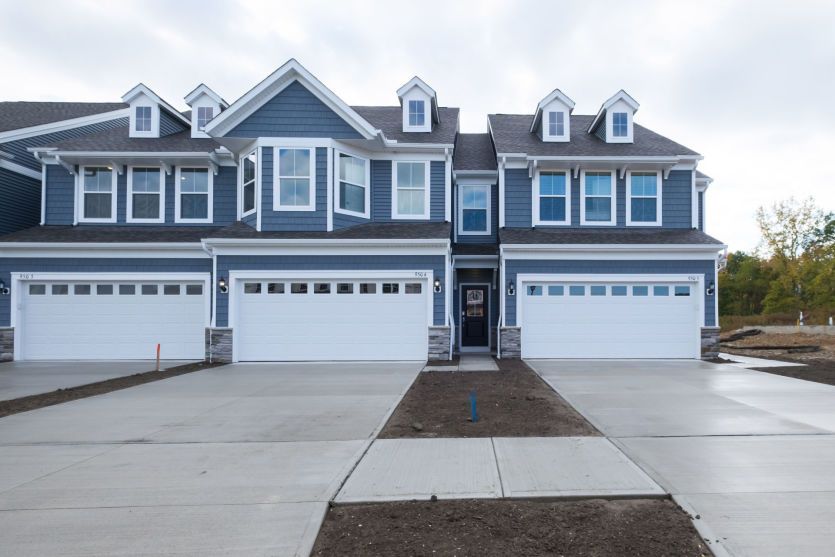 950-4 Memory Ln (Ashton)