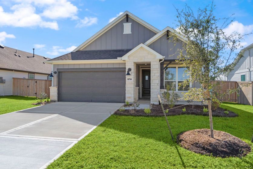 6714 Augusta Greens Drive (Oakmont)