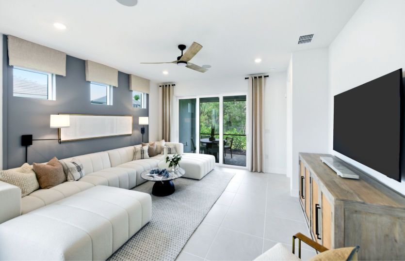 Gathering room with lanai