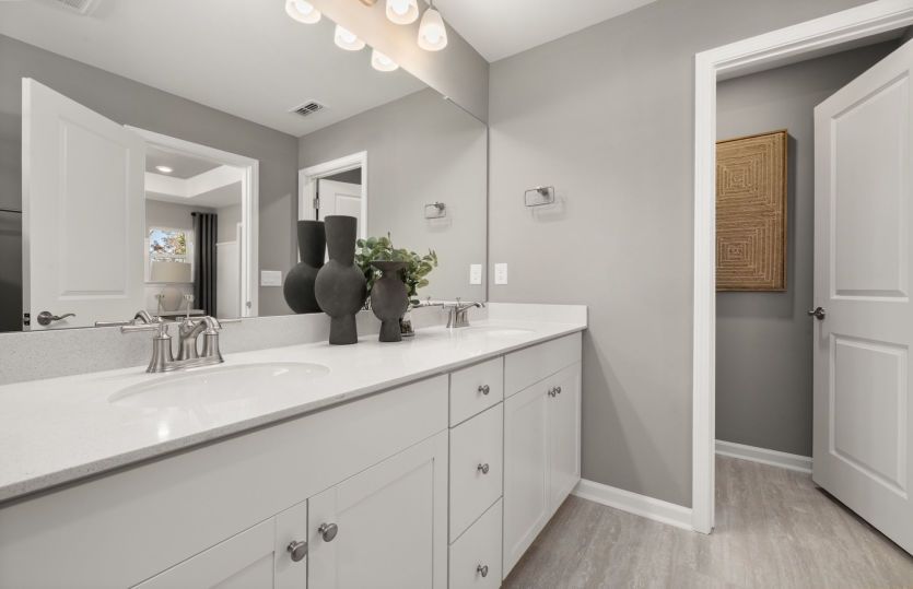 Stunning Owners bath