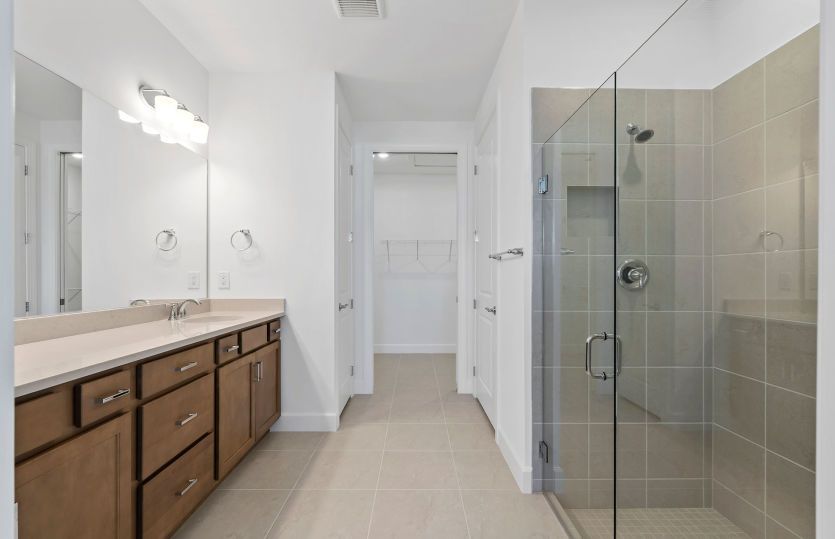 Owner's bathroom with dual-sink vanity