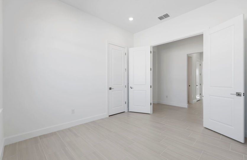 Enclosed flex room