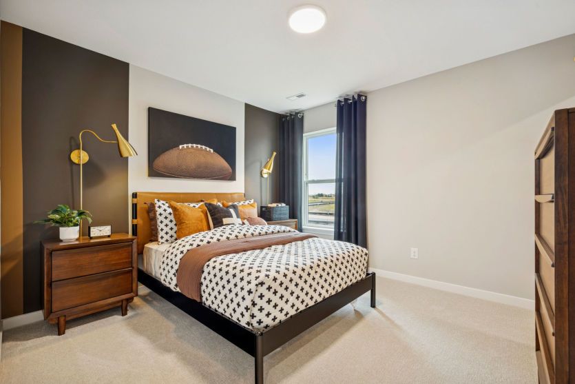 Comfortable secondary bedroom design.