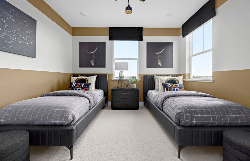 Large bedroom 4