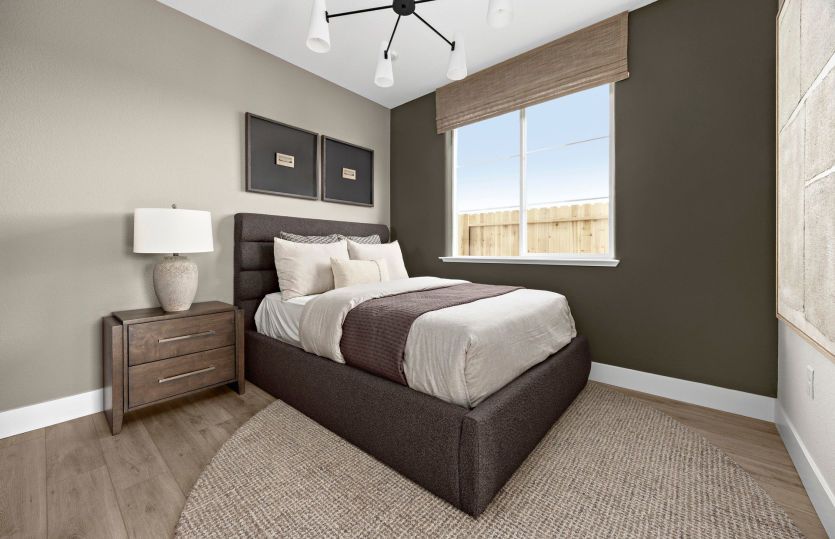 Guest suite bedroom
