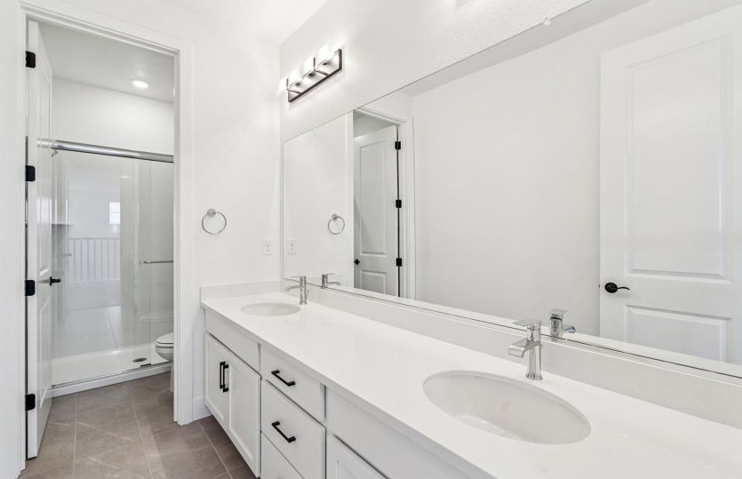 Bath 2 with dual vanity