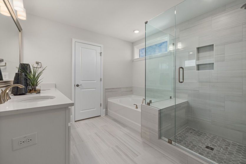 Stunning Owner's Bath