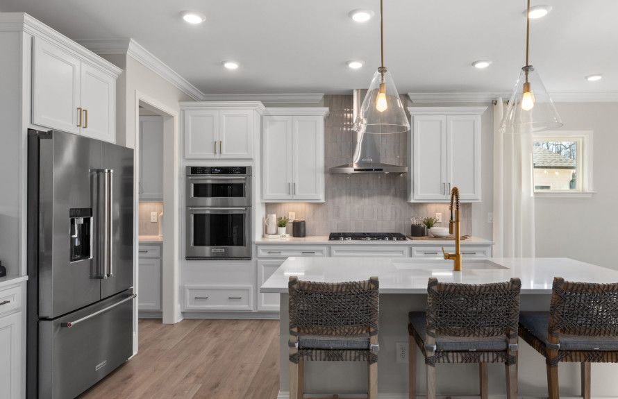 Plenty of Kitchen Seating