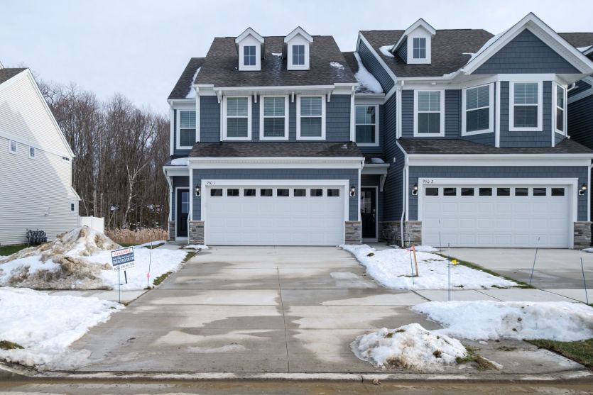 950-1 Memory Ln (Ashton)