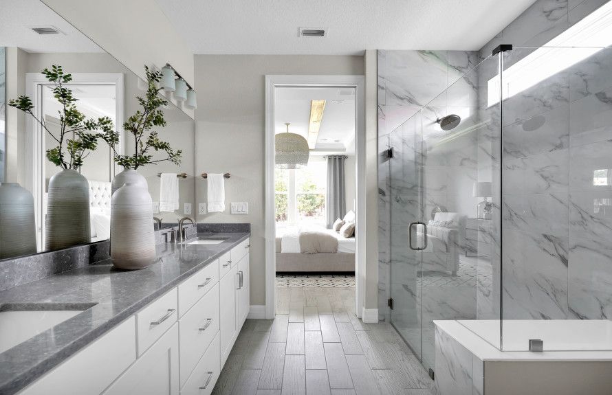Luxurious Owner's Bathrooms