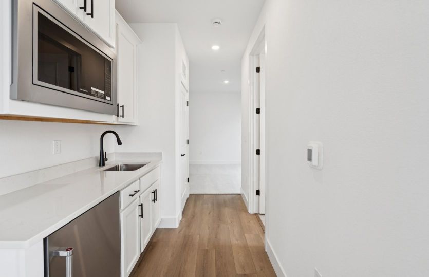 Kitchenette in guest suite