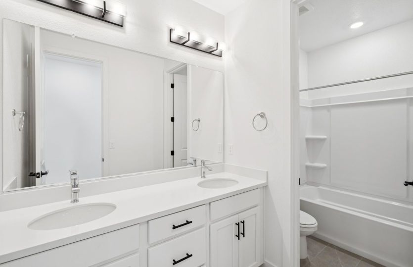 Bath 2 with dual vanity