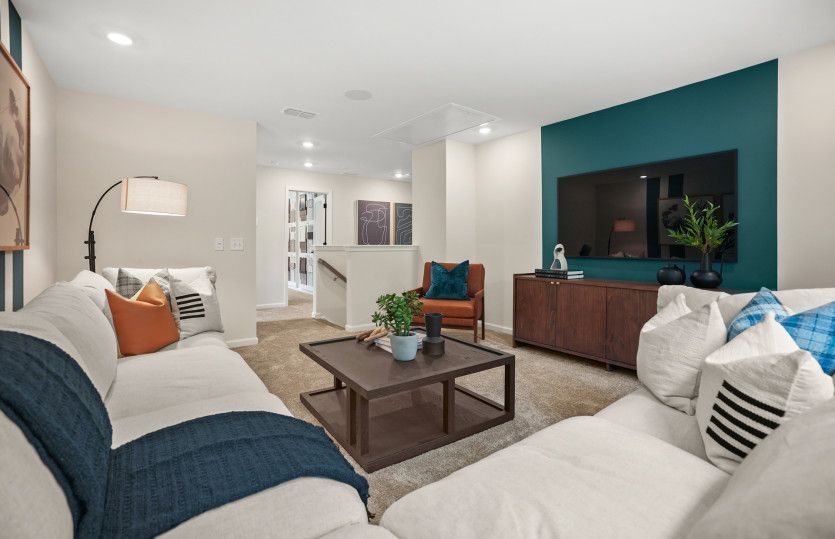 Large Loft Upstairs, Perfect for a Movie Night