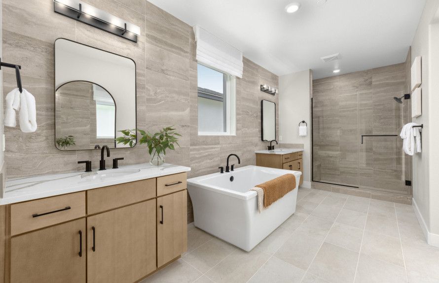 Plan 2 owner's bathroom