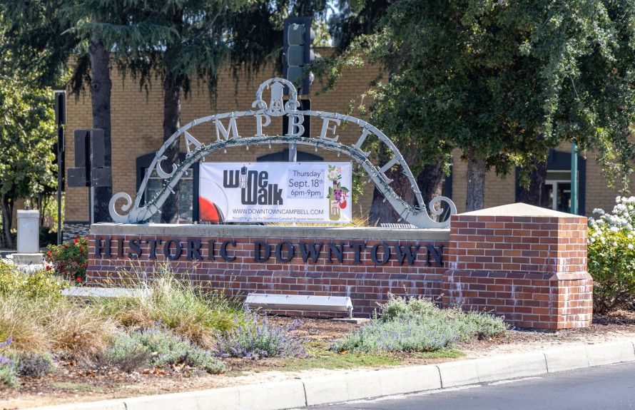 Downtown shops & dining