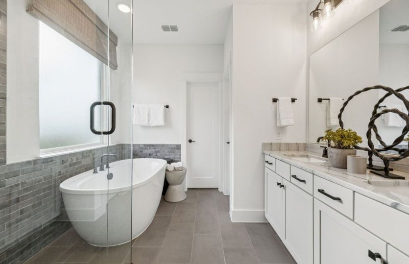 Owner's bath with optional freestanding tub