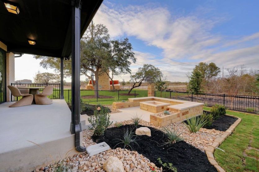 Entertainers Backyard