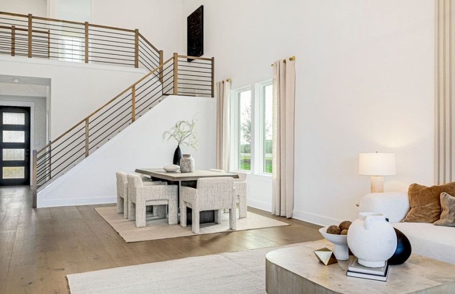 Rainier Model Dining Area