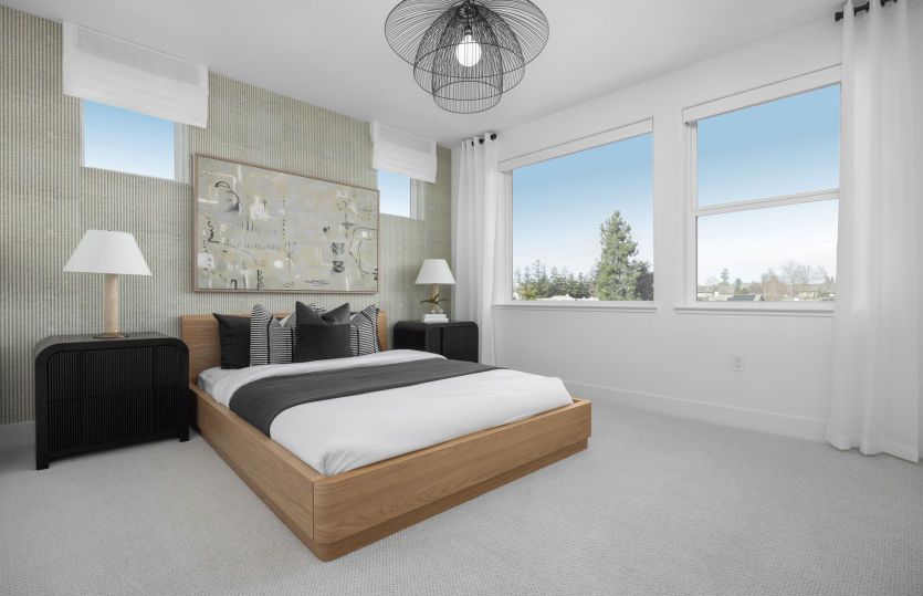 Large secondary bedroom