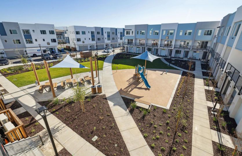 1353 Lilac Way (Plan 6)