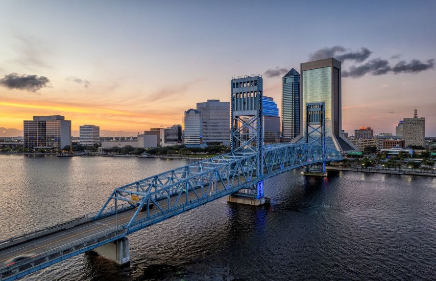 Minutes from Downtown & I-295