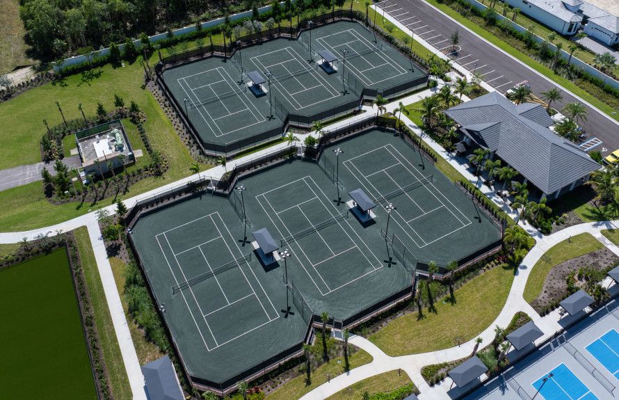 6 Tennis Courts
