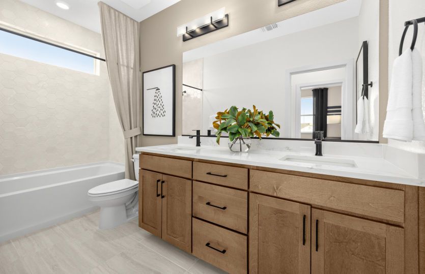 Bath 2 with dual vanity