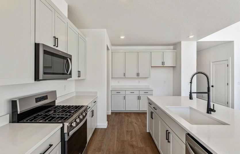 Modern Kitchen Layout