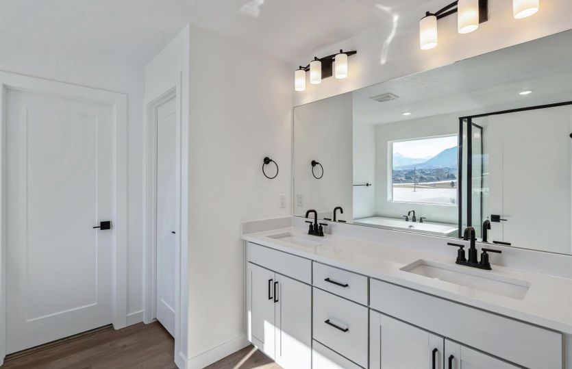 Sleek Bathroom Finishes