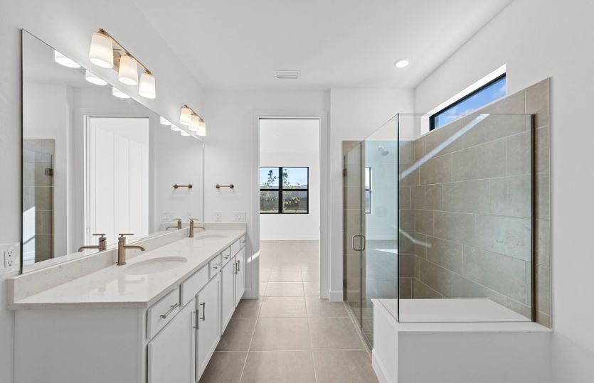 Owner's bathroom with dual-sink vanity