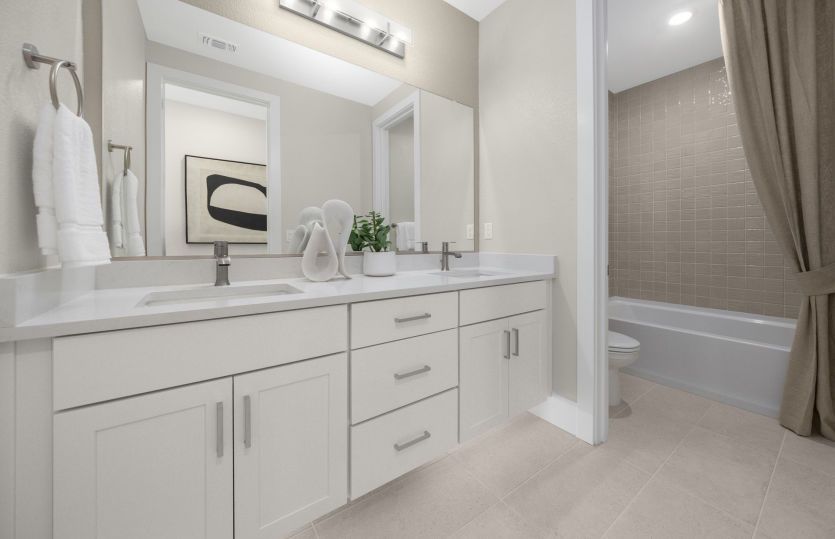 Bath 2 with dual vanity