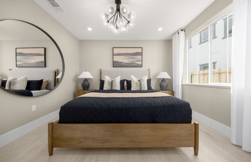 Guest suite bedroom