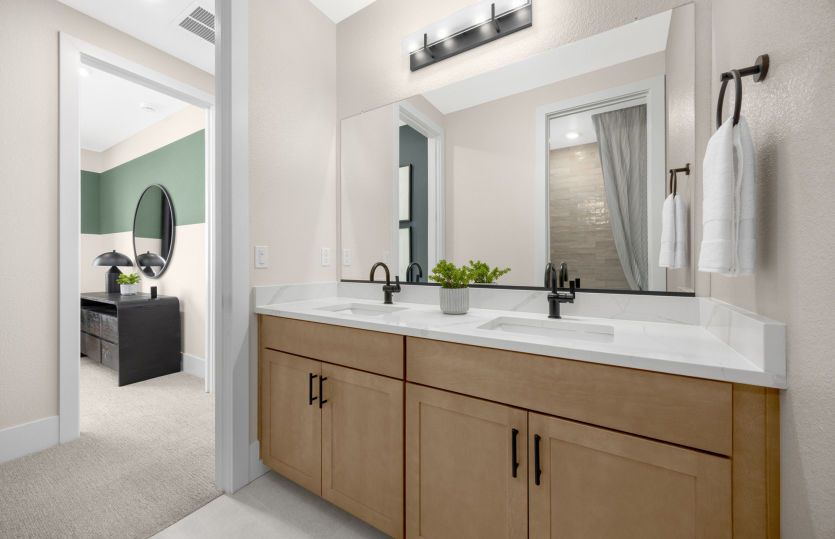 Bath 2 with dual vanity