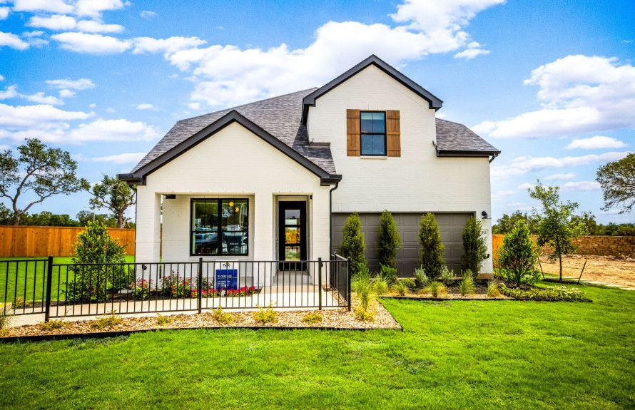 Riverdale Model Front Exterior