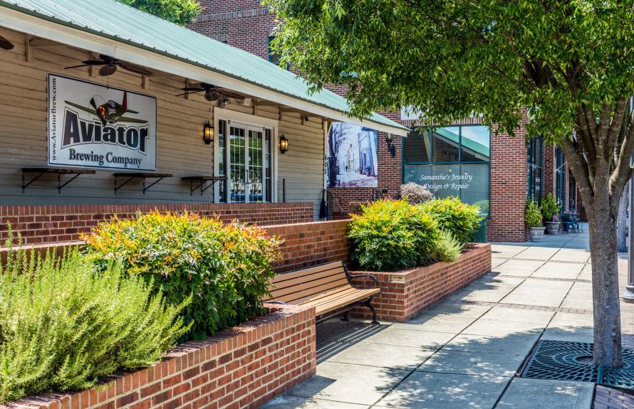 Walk to Local Restaurants