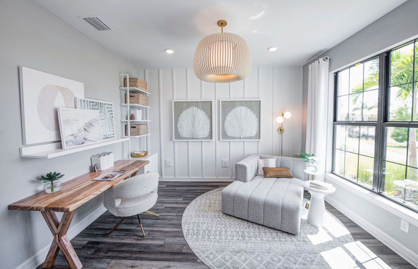 Flex room, perfect space for a home office