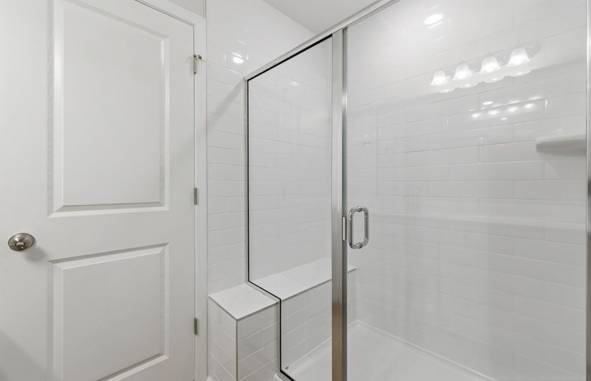 Hemingway #6 - Large Walk-In Glass Shower to Unwind after a Long Day