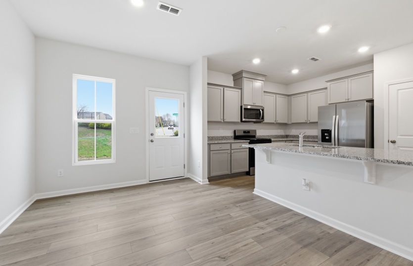Hemingway #8 Cozy Kitchen & Dining Space with Access to Outdoor Patio