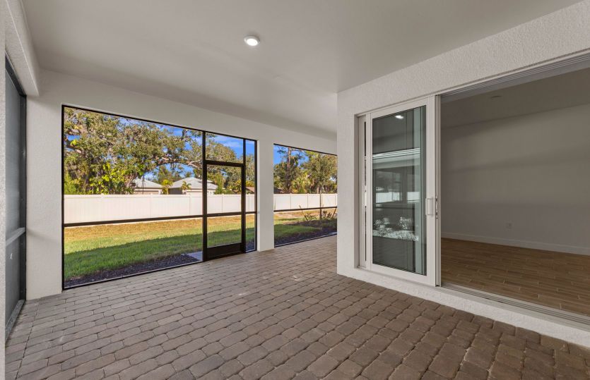 Screened-in covered lanai